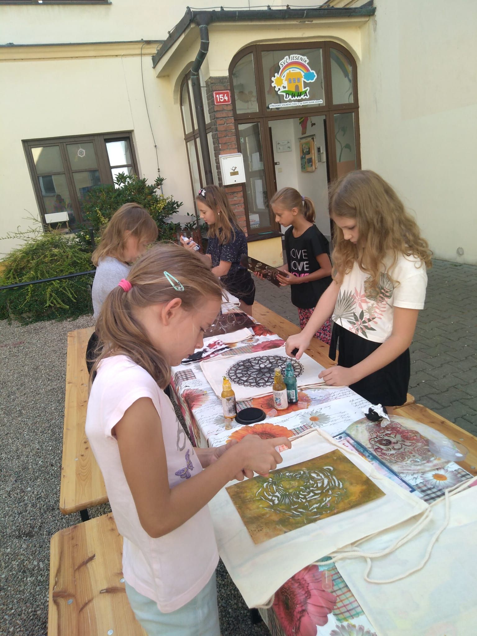 Tábor Dívčí duhová dílna