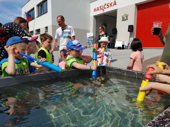 Den dětí - slavnostní otevření hasičské zbrojnice